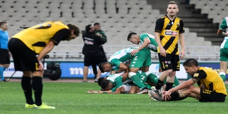 Super League: Ολυμπιακός-ΠΑΟΚ οδηγούν την κούρσα, έμεινε πολύ πίσω η ΑΕΚ